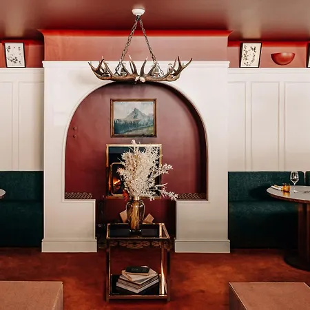 Experimental 호텔 4*