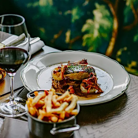 Experimental 호텔 4*