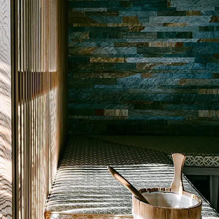 Experimental 호텔 4*