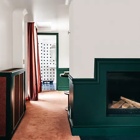 ホテル Experimental ヴェルビエール